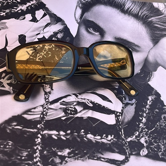 CHANEL 5010 Black & Yellow Vintage Sunglasses - Picture 8 of 9